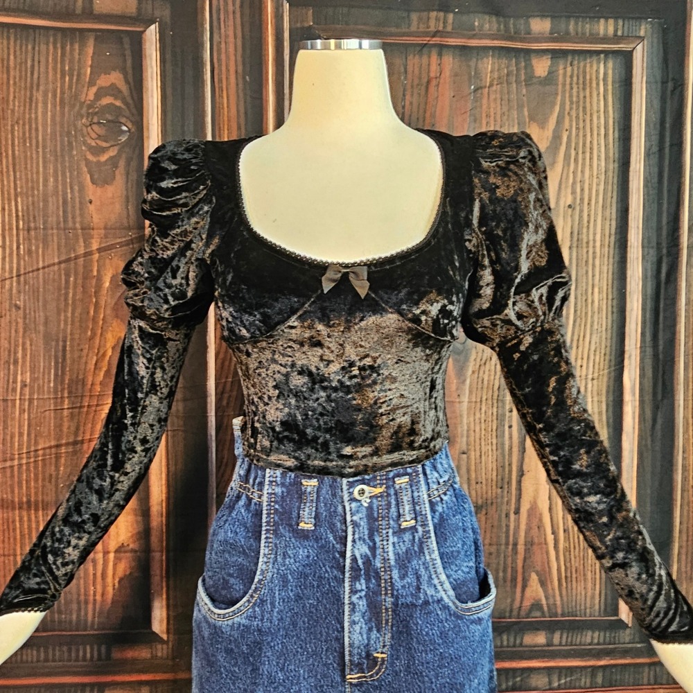 Widow Dolls Kill Black Crushed Velvet Puff Sleeve Crop Top Gothic Bow Bustier
